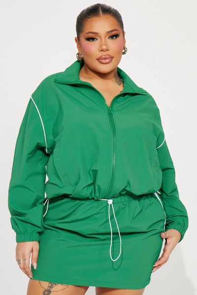 https://cdn.shopify.com/s/files/1/0293/9277/files/01-18-24_S4_52_B20041_Kellygreen_TK_PC_14-22-54_PLUS_34091_PXF.jpg?v=1706203339&with=400&height=600