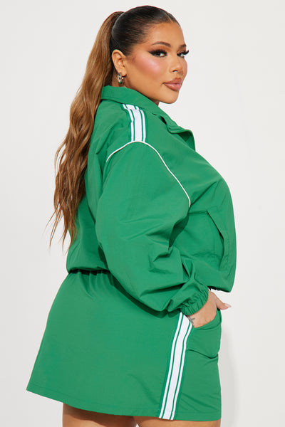 https://cdn.shopify.com/s/files/1/0293/9277/files/01-18-24_S4_52_B20041_Kellygreen_TK_PC_14-23-27_PLUS_34094_PXF.jpg?v=1706203341&with=400&height=600