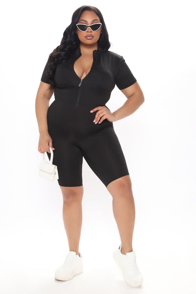 https://cdn.shopify.com/s/files/1/0293/9277/products/02-02-21Studio2_MS_TB_13-34-52_39_TJP7138_Black_PLUS_0660_WG.jpg?v=1695758919&with=400&height=600
