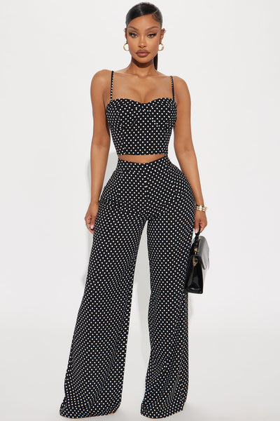 https://cdn.shopify.com/s/files/1/0293/9277/files/02-03-25_S2_38_KBBM4082423_BlackWhite_ZSR_CXB_RL_15-43-36_33702_PXF_SG.jpg?v=1738781939&with=400&height=600