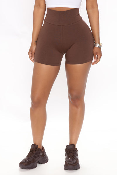 https://cdn.shopify.com/s/files/1/0293/9277/products/03-08-22Studio4_DM_RS_12-31-38_48_FN73317_Chocolate_3123_KL.jpg?v=1687815333&with=400&height=600