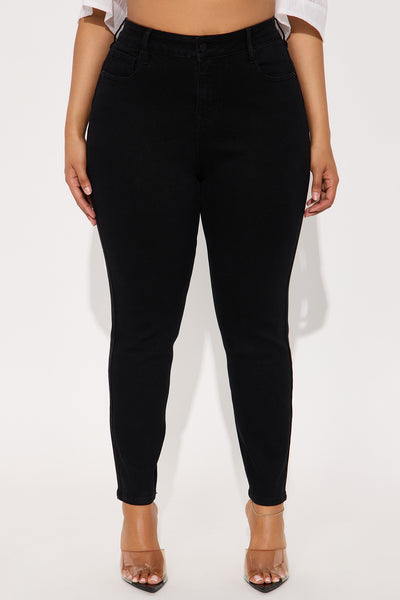 https://cdn.shopify.com/s/files/1/0293/9277/files/06-02-25_S8_32_YJDM15_Black_KJ_IM_11-02-44_PLUS_6635_PXF.jpg?v=1749065235&with=400&height=600
