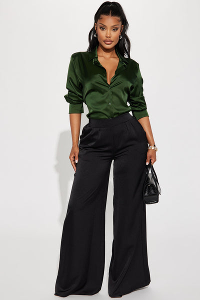 https://cdn.shopify.com/s/files/1/0293/9277/files/06-07-23Studio2_KJ_RL_12-59-01_18_74775_Green_33768_DG.jpg?v=1686672626&with=400&height=600