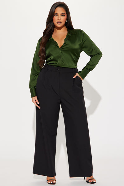 https://cdn.shopify.com/s/files/1/0293/9277/files/06-07-24_S5_15_74775_Green_AZ_SS_IM_11-28-52_PLUS_18818_PXF.jpg?v=1718216415&with=400&height=600