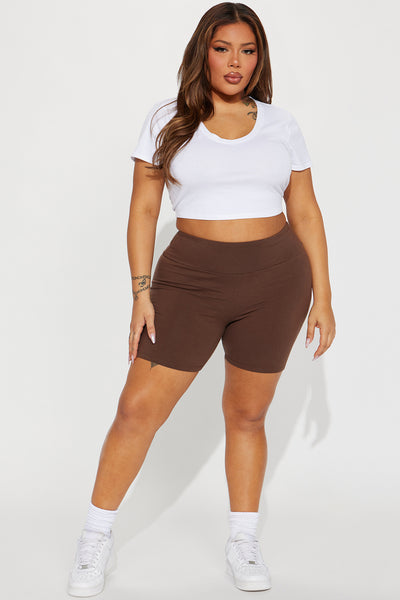 https://cdn.shopify.com/s/files/1/0293/9277/files/06-20-23Studio4_RA_DB_09-51-27_1_FN73317_Chocolate_2214_PLUS_PXF.jpg?v=1687815331&with=400&height=600