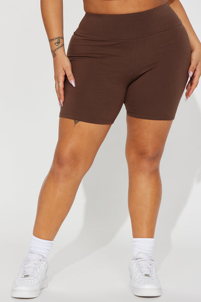 https://cdn.shopify.com/s/files/1/0293/9277/files/06-20-23Studio4_RA_DB_09-51-37_1_FN73317_Chocolate_2218_PLUS_PXF.jpg?v=1687815333&with=400&height=600