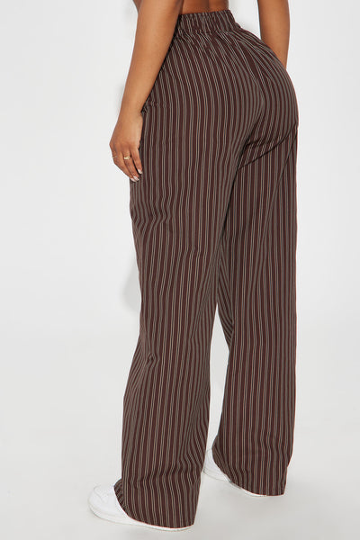 https://cdn.shopify.com/s/files/1/0293/9277/files/11-25-24_S2_13_KSHB4071701A_Chocolate_CXB_RL_13-39-09_44267_EH.jpg?v=1750275533&with=400&height=600
