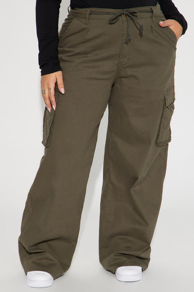 https://cdn.shopify.com/s/files/1/0293/9277/files/12-07-23_S4_28_RJH30544_Olive_CXB_AC_14-06-07_PLUS_11111_PXF.jpg?v=1702577185&with=400&height=600