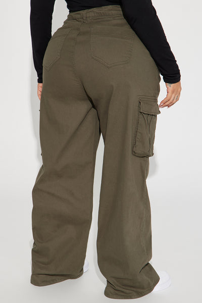https://cdn.shopify.com/s/files/1/0293/9277/files/12-07-23_S4_28_RJH30544_Olive_CXB_AC_14-08-00_PLUS_11120_PXF.jpg?v=1702577186&with=400&height=600