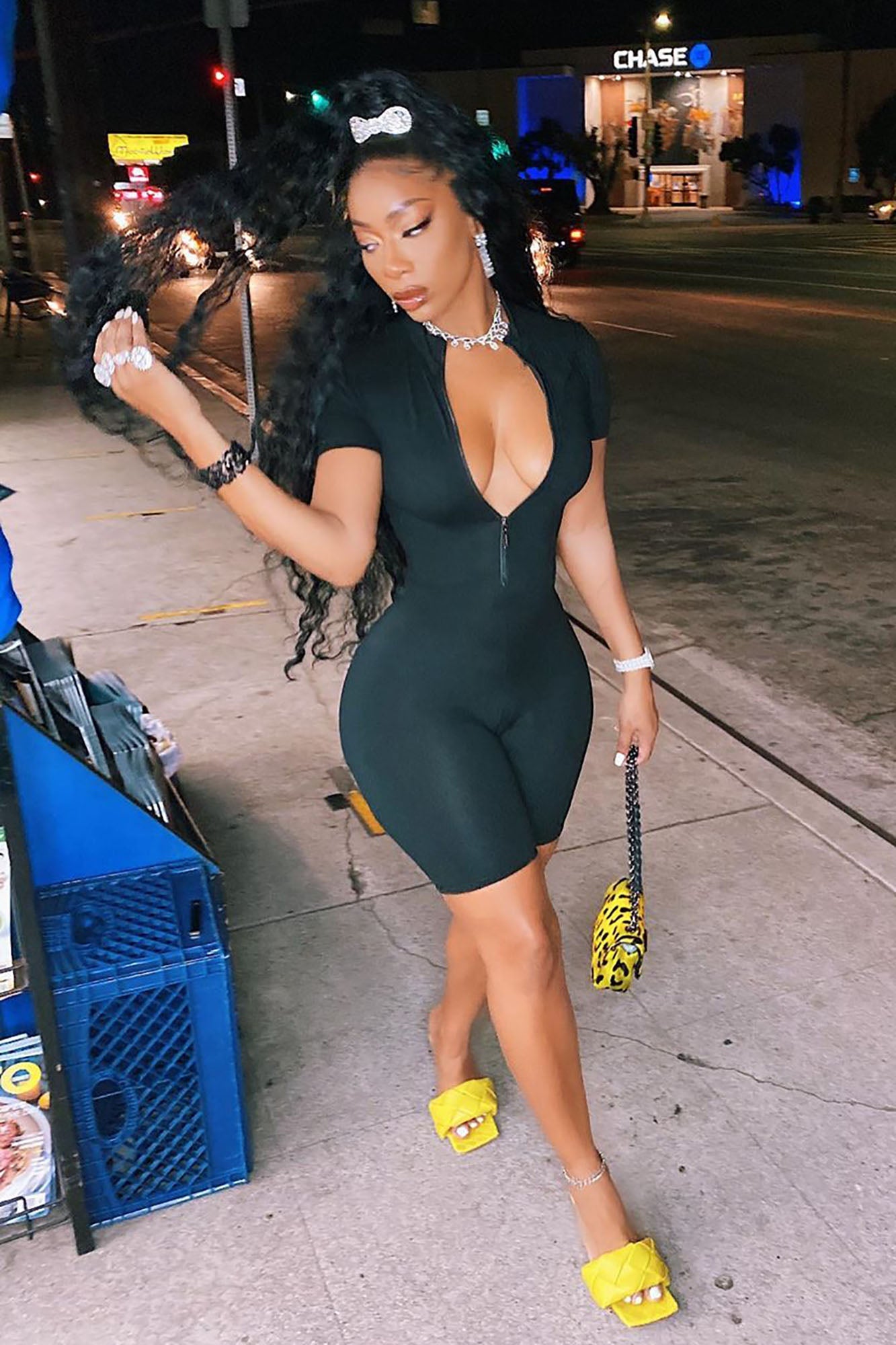 https://cdn.shopify.com/s/files/1/0293/9277/products/BabyGotBackRomper-Black_MER.jpg?v=1598567382